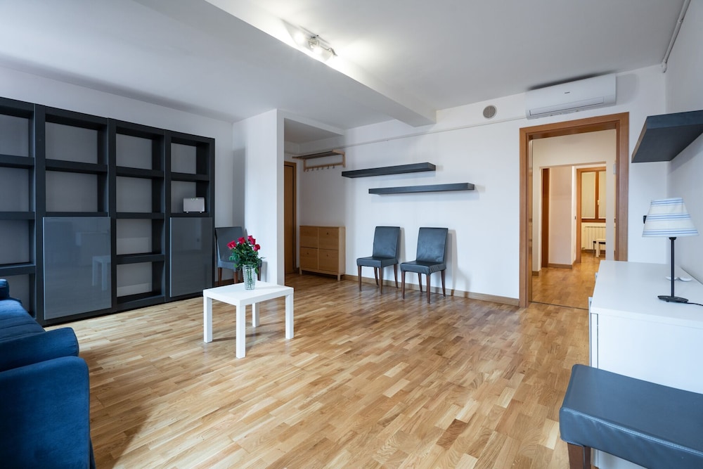 Classic Apartment photo 1
