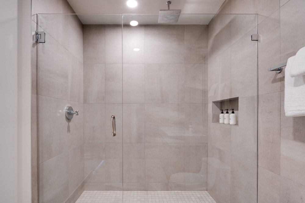 Signature Apartment, 2 Bedrooms (Self Check-in with Virtual Front Desk) photo 3