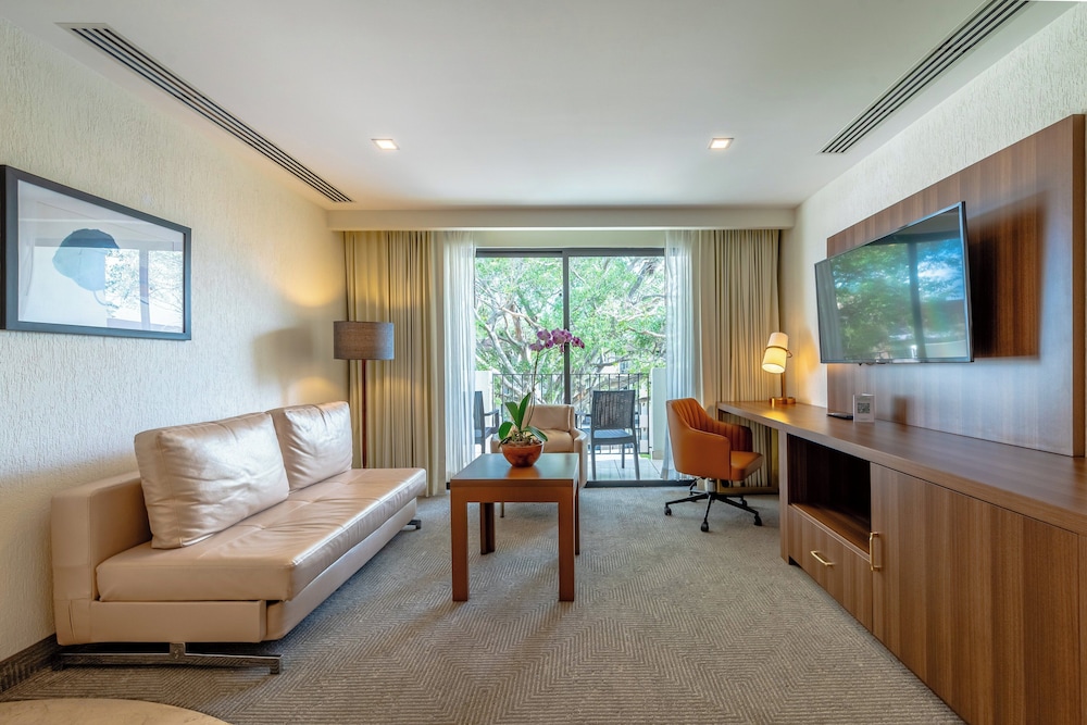 Superior Studio, 1 King Bed with Sofa bed