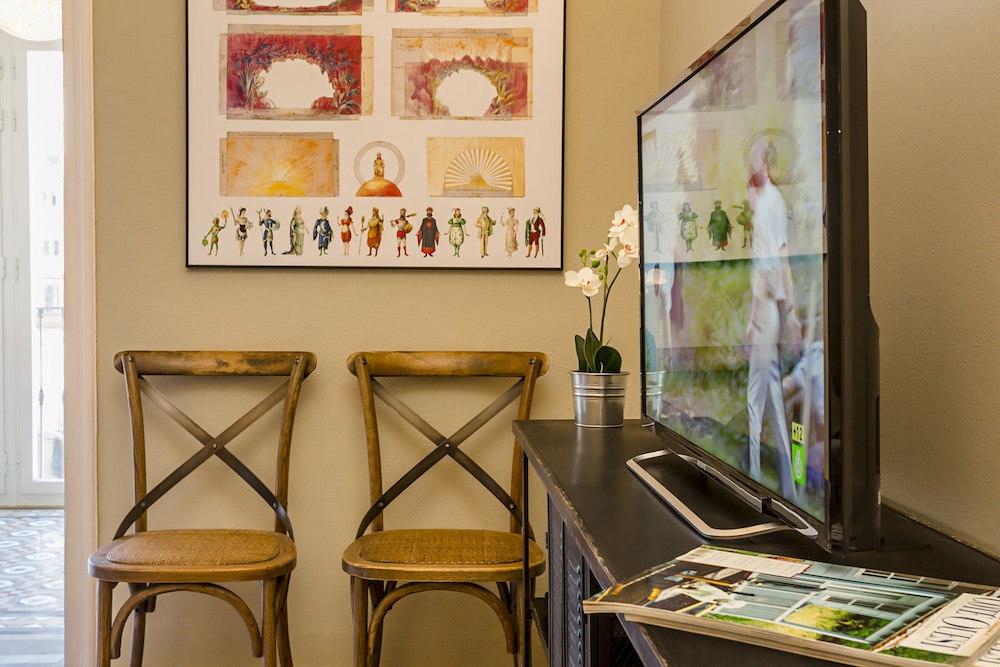 Apartment, 3 Bedrooms, 2 Bathrooms (Passeig de Gracia, 51) photo 2