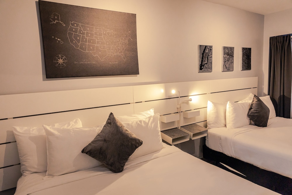 Quadruple Room, 2 Double Beds photo 2
