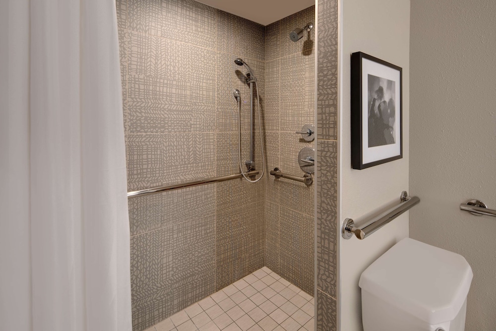 Suite, 2 Queen Beds, Accessible - Photo 8