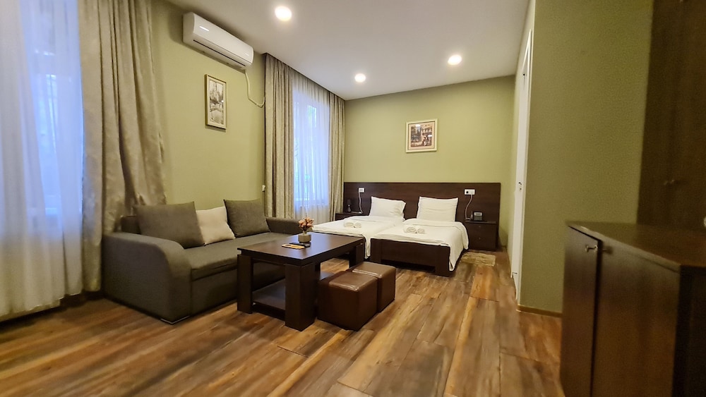 Standard Quadruple Room (202) photo 3