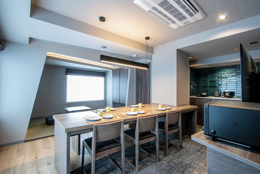 Deluxe Suite 5 Bed Spa & Sauna from 17:30~19:00 limited - Photo 1