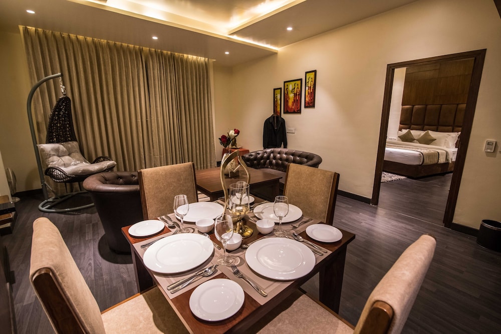 Luxury Room, Balcony - Photo 15
