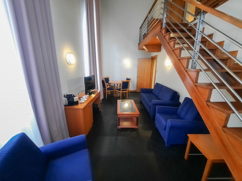 Deluxe Suite - Photo 3