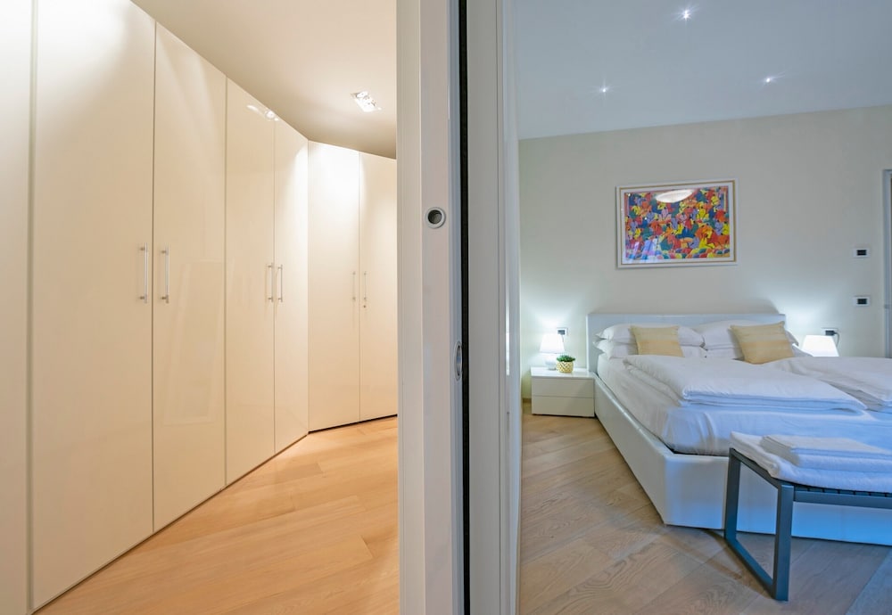 Honeymoon Room, Multiple Bedrooms (Les Suites Di Sara 3)