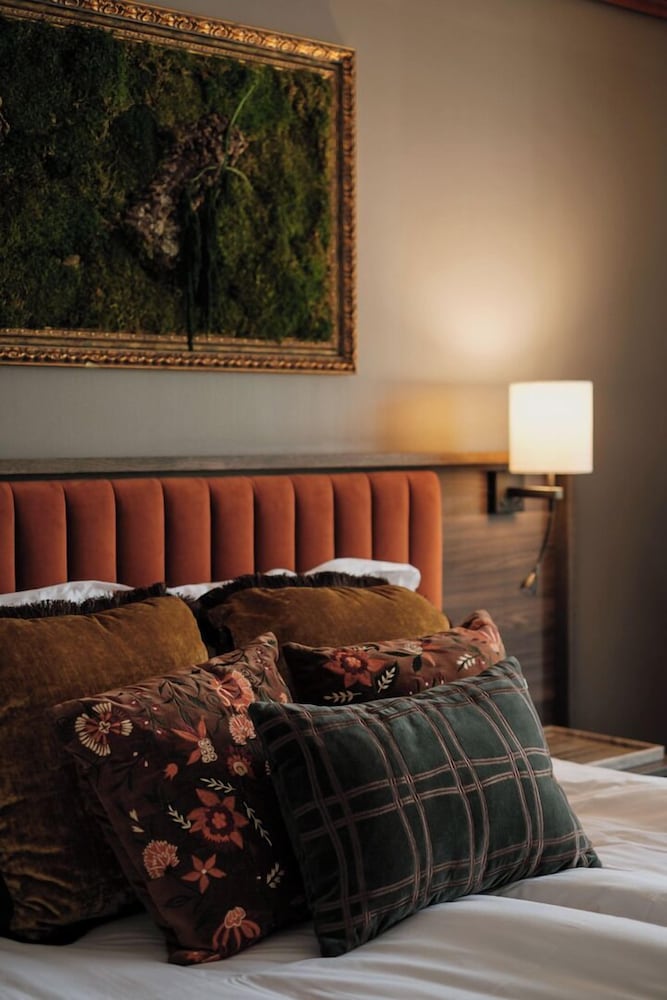 Standard Room, 1 Queen Bed - Photo 1