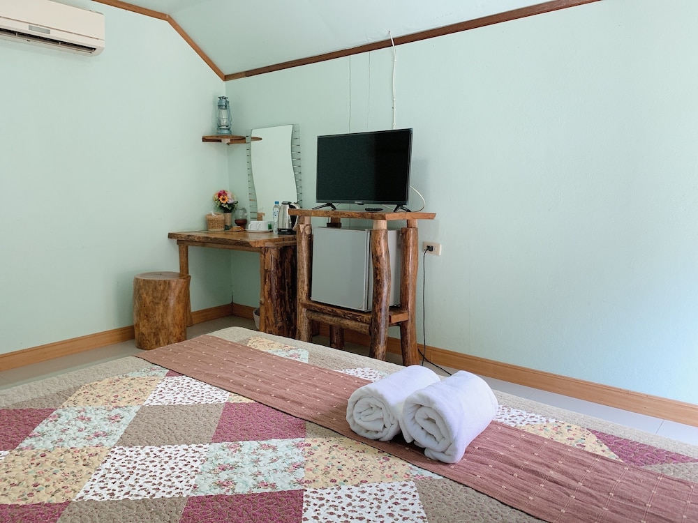Riverside Bungalow Twin Room photo 2