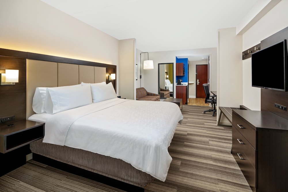 Suite, 2 Queen Beds, Accessible (Mobility) - Photo 4