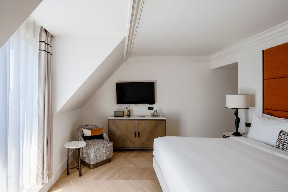 Champs Elysees view Suite