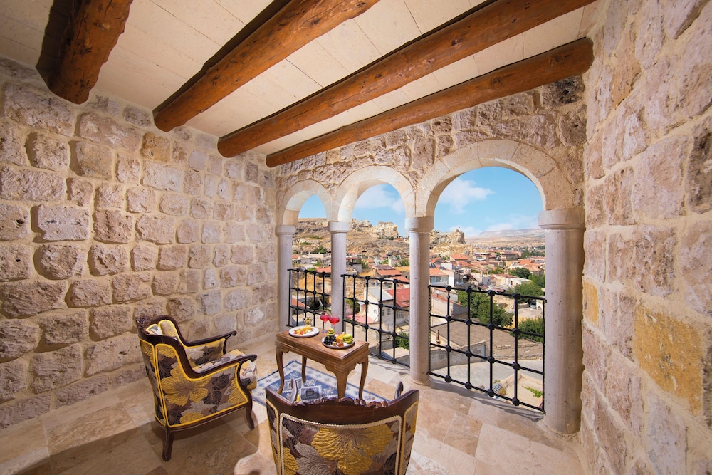 Honeymoon Room, Terrace, City View - Photo 15