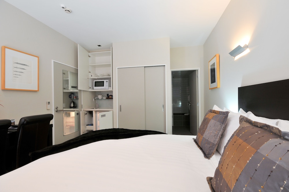 Superior Room King/Twin Bed