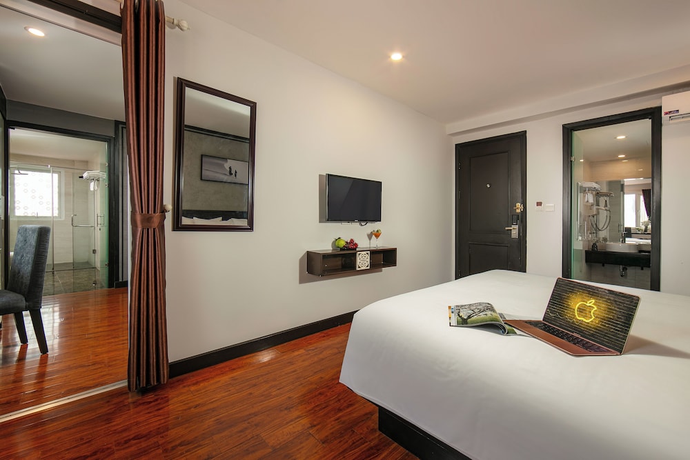 Signature Room, Connecting Rooms, City View