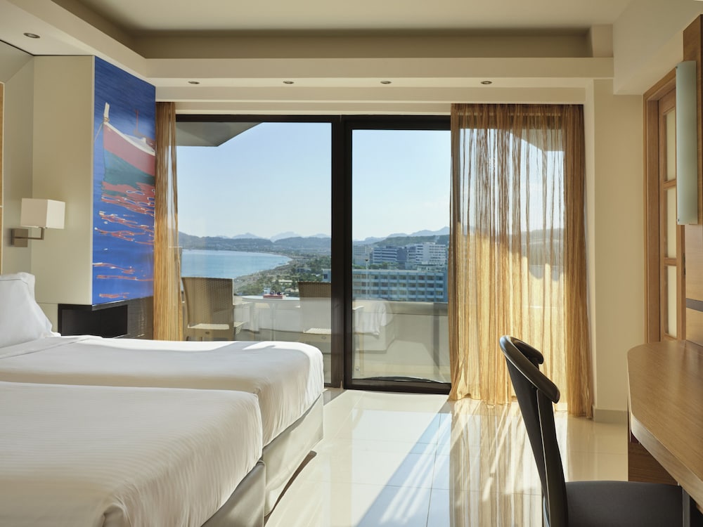 Family Room, Partial Sea View photo 1