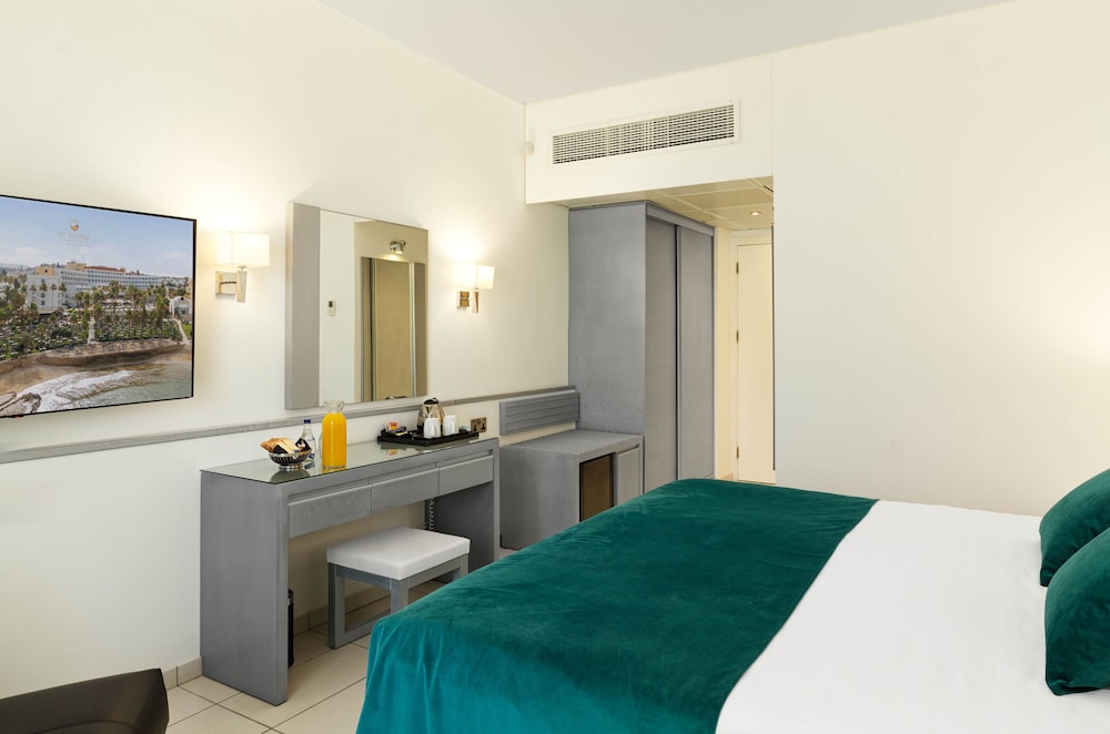 Double or Twin Room photo 3