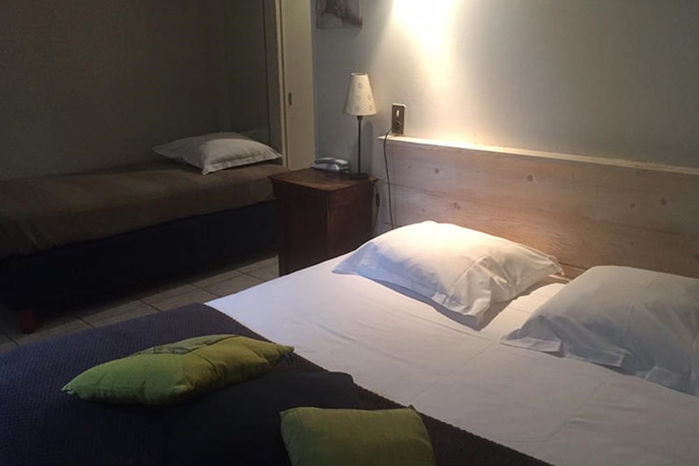 Standard Triple Room - Photo 6