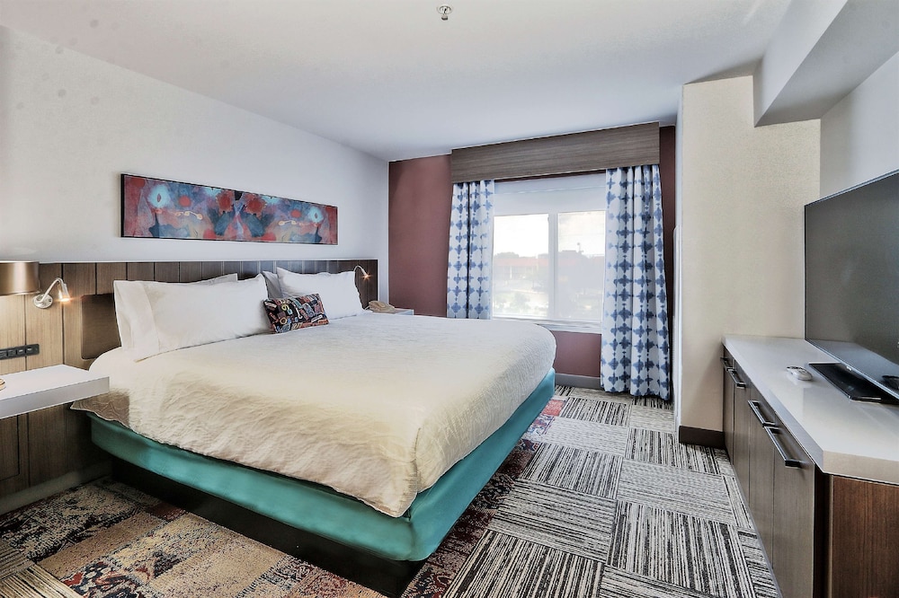 Junior Suite, One King Bed - Photo 5