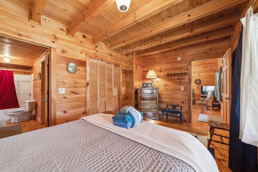 Cabin, 2 Bedrooms photo 3