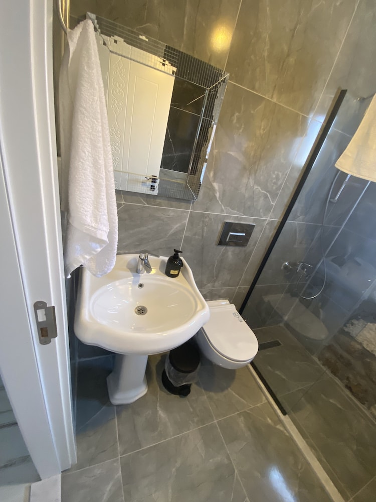 Deluxe Triple Room photo 3