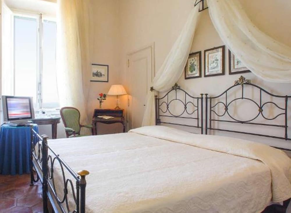 Deluxe Double Room, Sea View (Small) - Photo 4