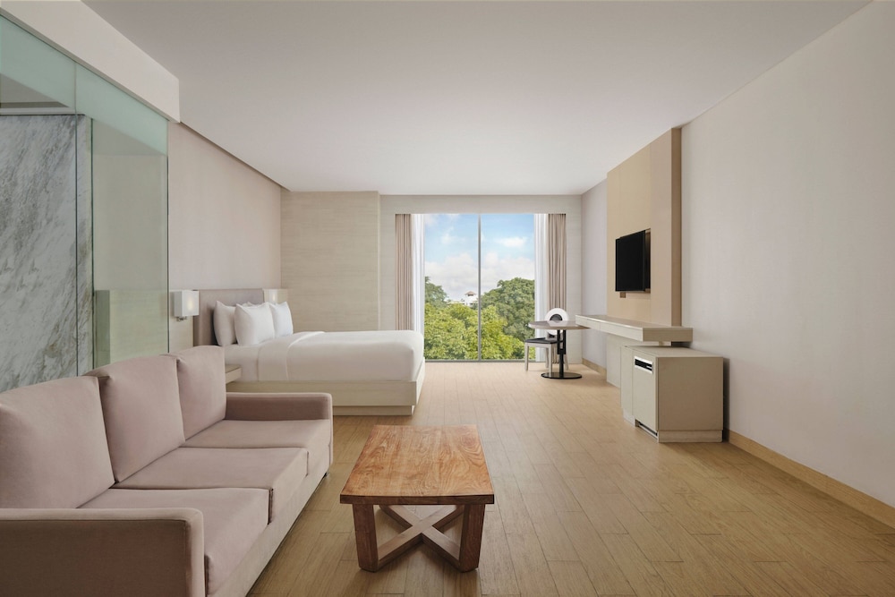 Junior Suite, 1 Bedroom thumbnail 6