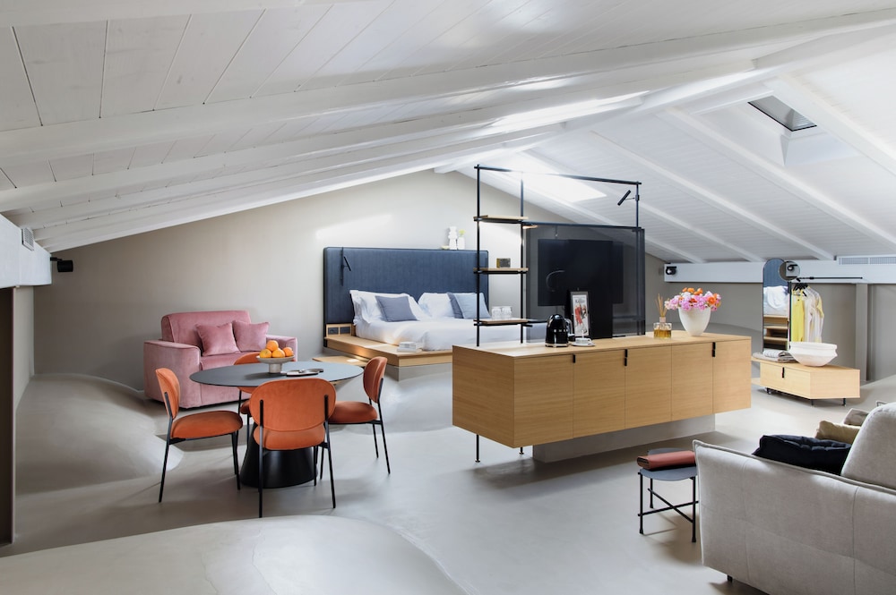 Grand Studio Suite photo 2