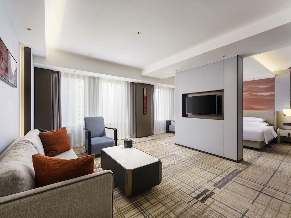 Swiss Select Room, 1 King Size Bed, Oversized Living Space