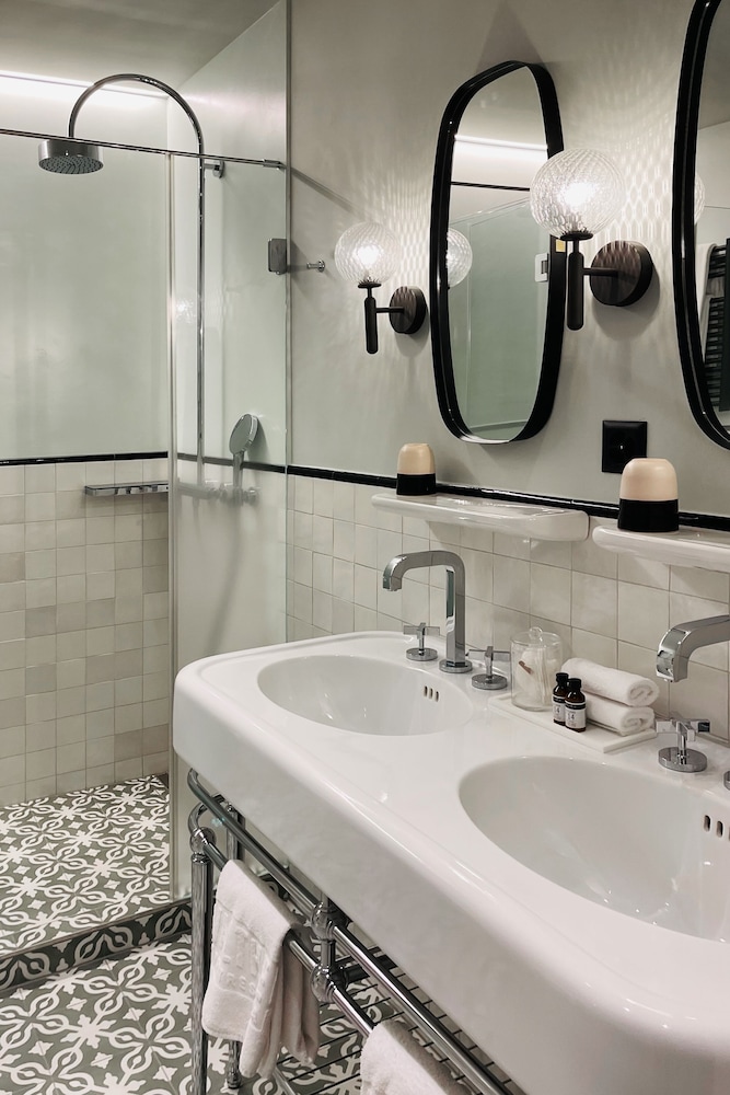Superior double room with parquet floor - Photo 5