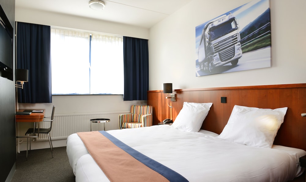 Standard Twin Room photo 3