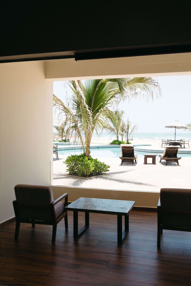 Superior Double Room, Balcony, Beach View photo 2