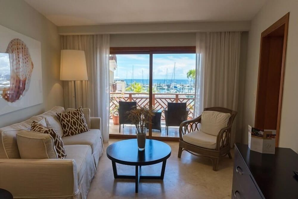 Suite, 1 Bedroom, Ocean View - Photo 2