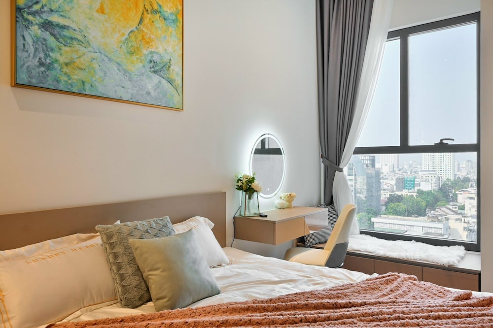 Presidential Suite, 3 Bedrooms, Jetted Tub, City View