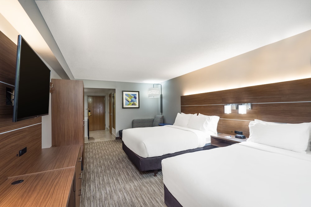 Standard Room, 2 Queen Beds, Accessible (Mobility) photo 3
