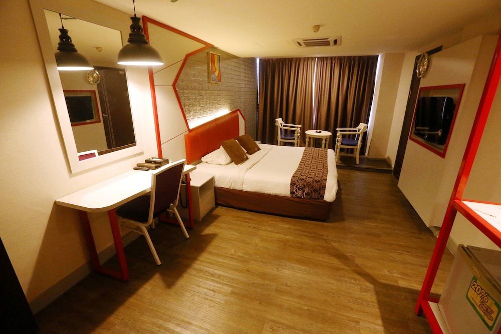 Deluxe Queen Room - Photo 3