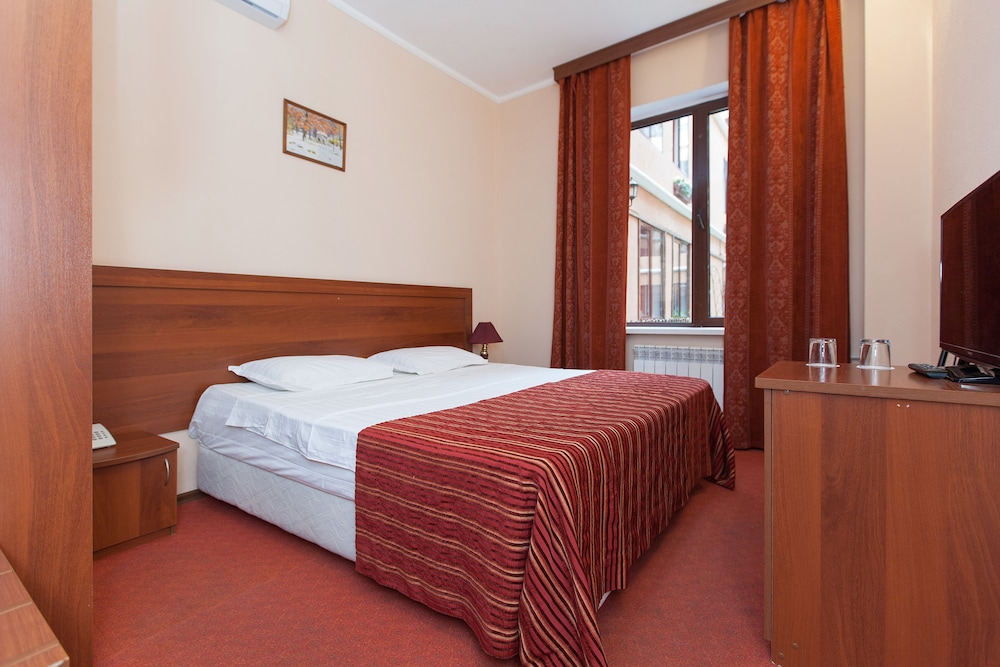 Economy Double or Twin Room photo 1