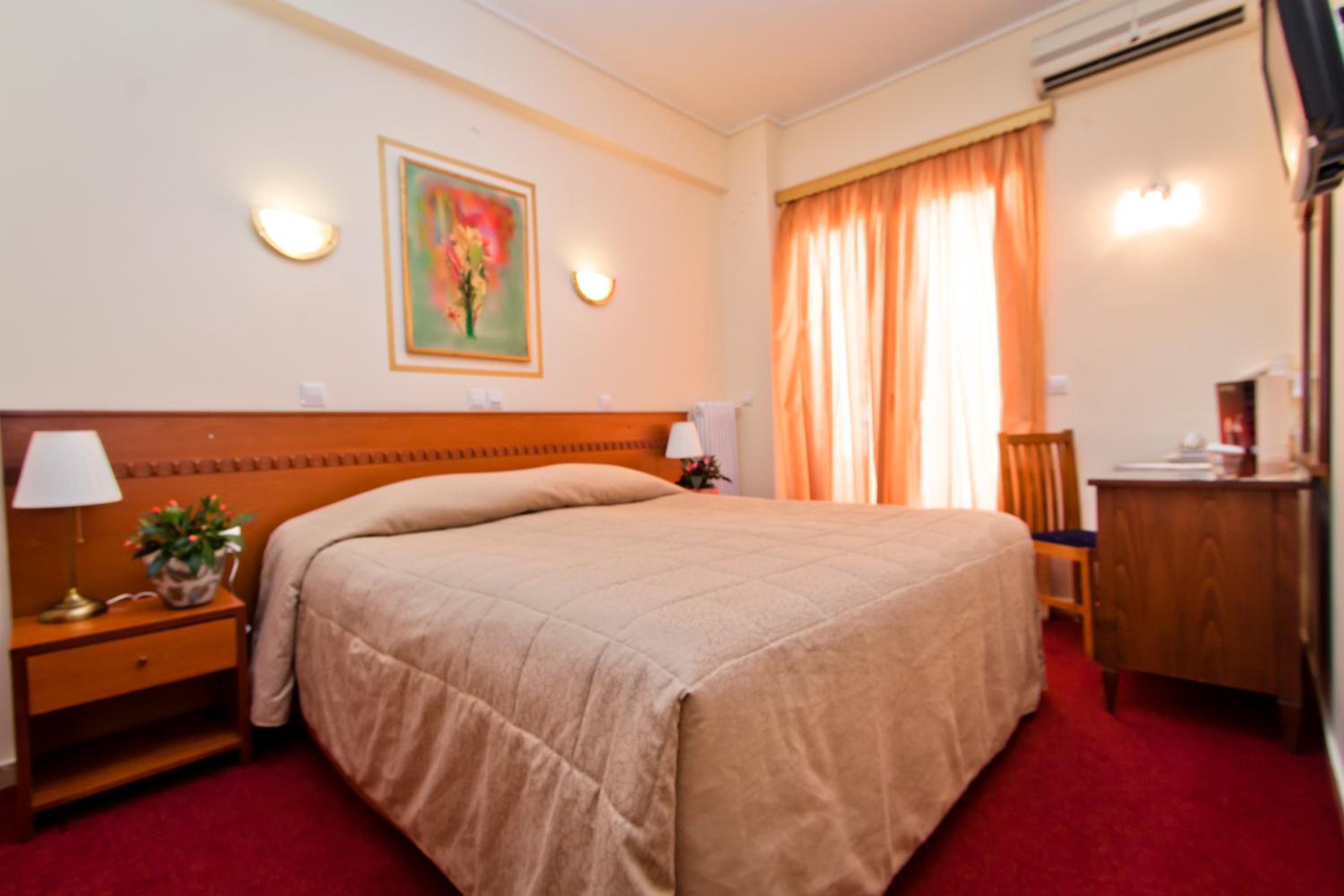 Happy Hour Double Room  photo 1