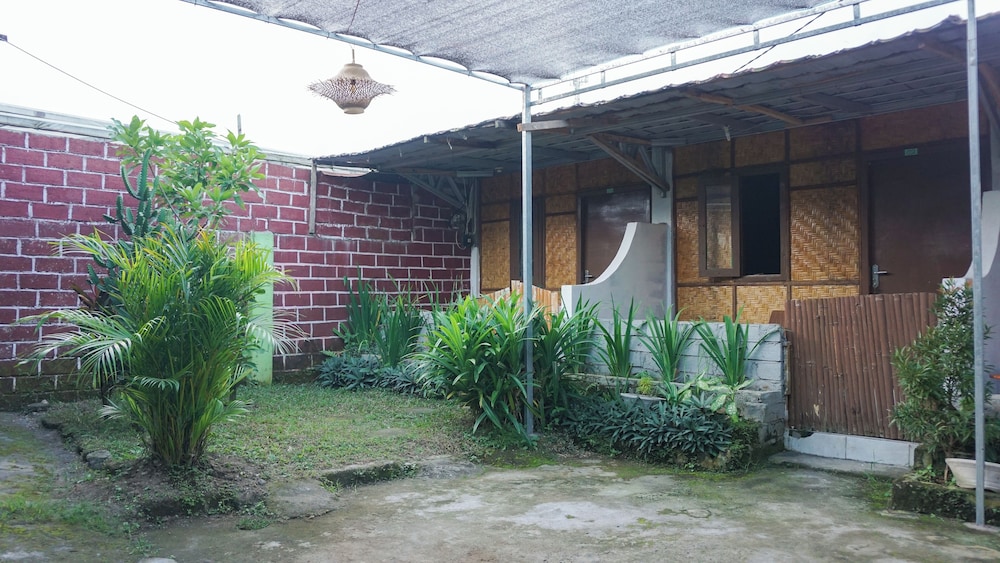 Basic Double or Twin Room, 2 Double Beds, Mobility Accessible, Park View photo 1