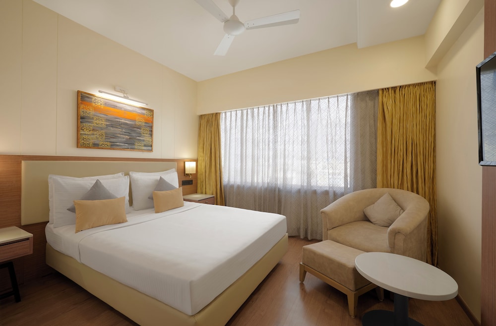 Superior Room, 1 King Bed, Non Smoking - Photo 1