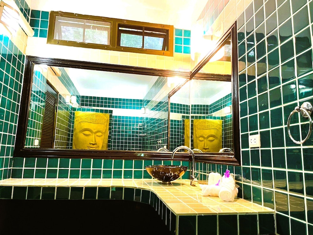 Deluxe Studio Suite - Photo 7