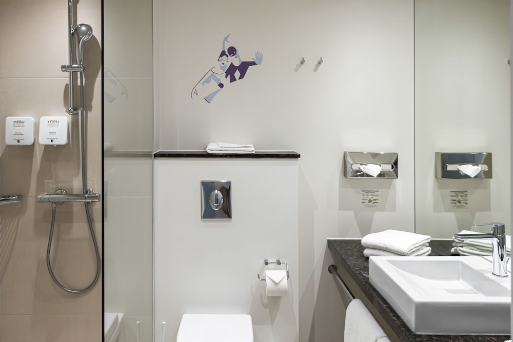 Standard double room with a double bed or twin beds - Photo 8