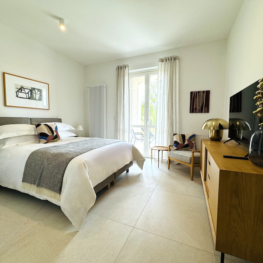 Deluxe Double Room, Garden View