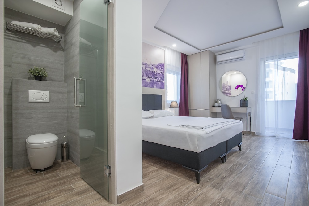 Standard Double or Twin Room, Balcony photo 2