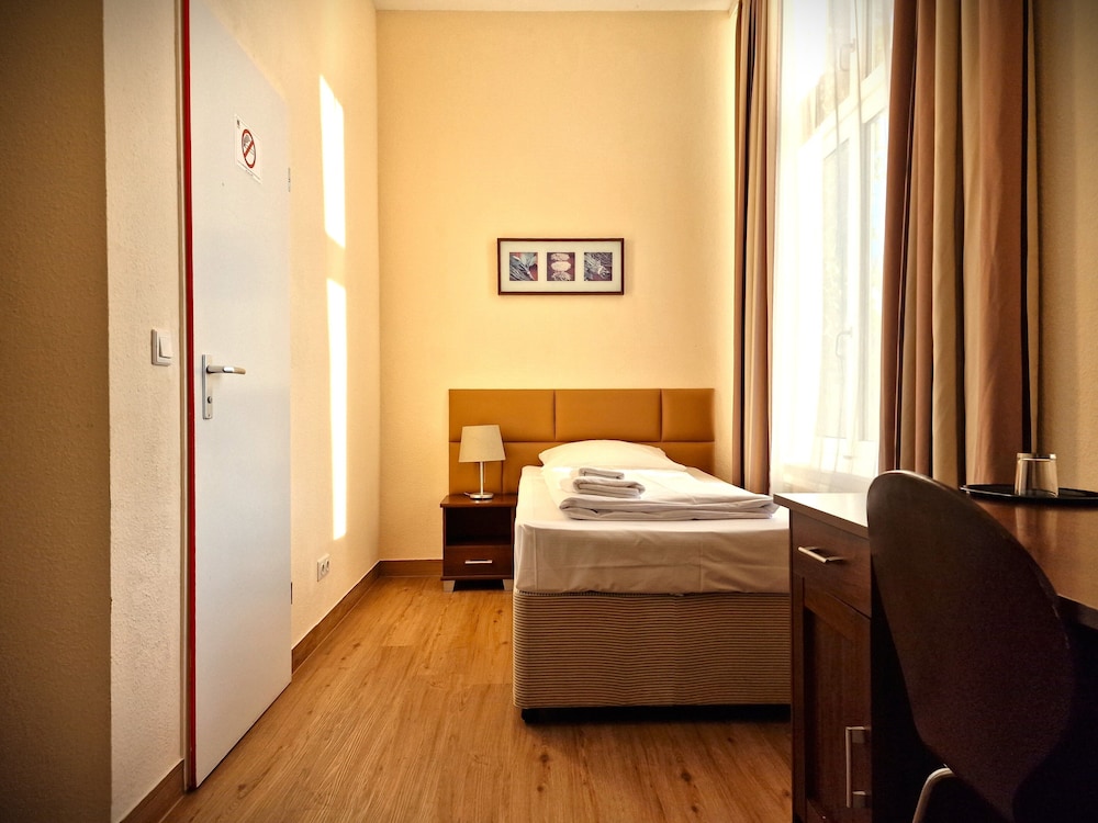Single Room photo 1