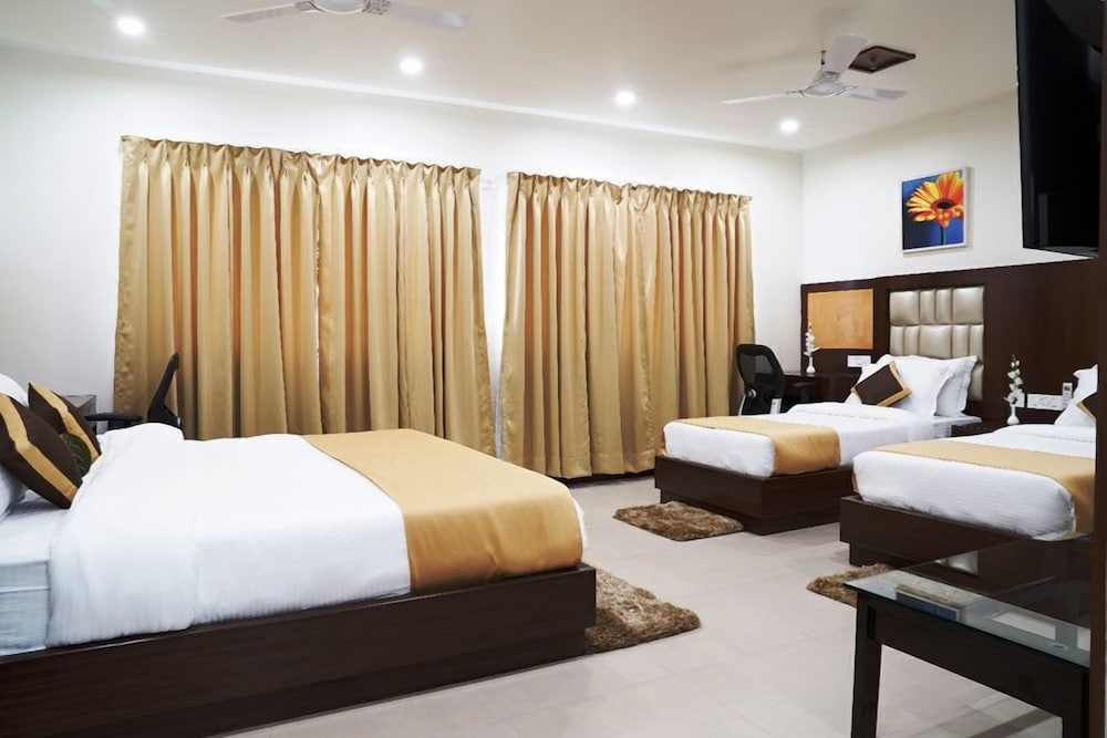 Economy Double Room, 1 Double Bed - Photo 10
