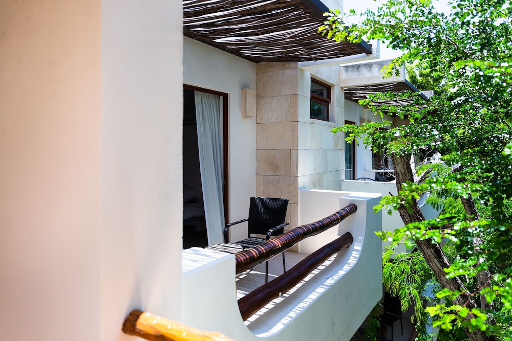 Standard Room, 2 Double Beds, Balcony photo 3