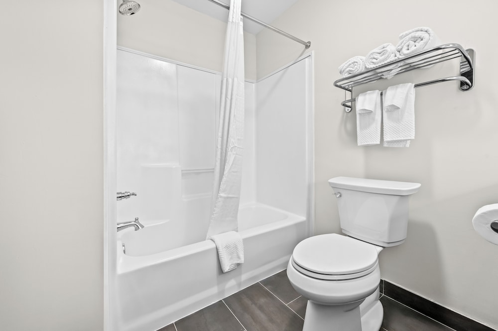 Suite, 2 Queen Beds, Non Smoking - Photo 4