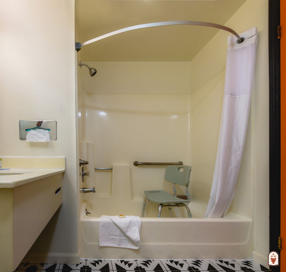 Room, 2 Queen Beds, Accessible (Handicap Accessible Double Queen Room) - Photo 12
