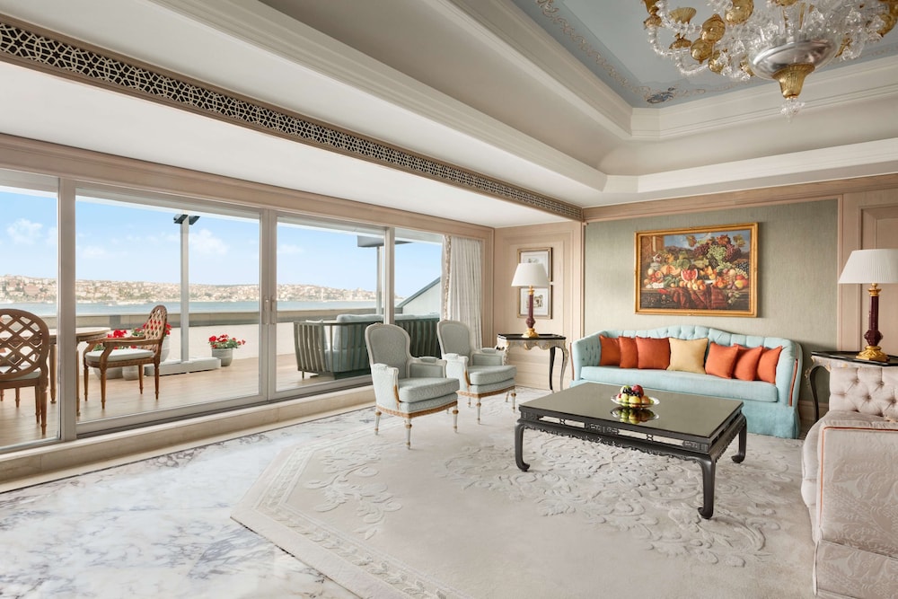 Shangri La Suite (Non Smoking)