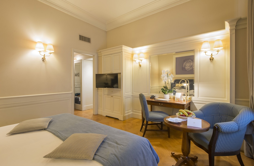 Deluxe Double Room - Photo 10